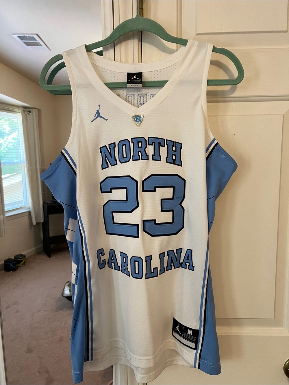 NWOT Jordan youth North Carolina Tar Heels #23 White Replica Basketball jersey